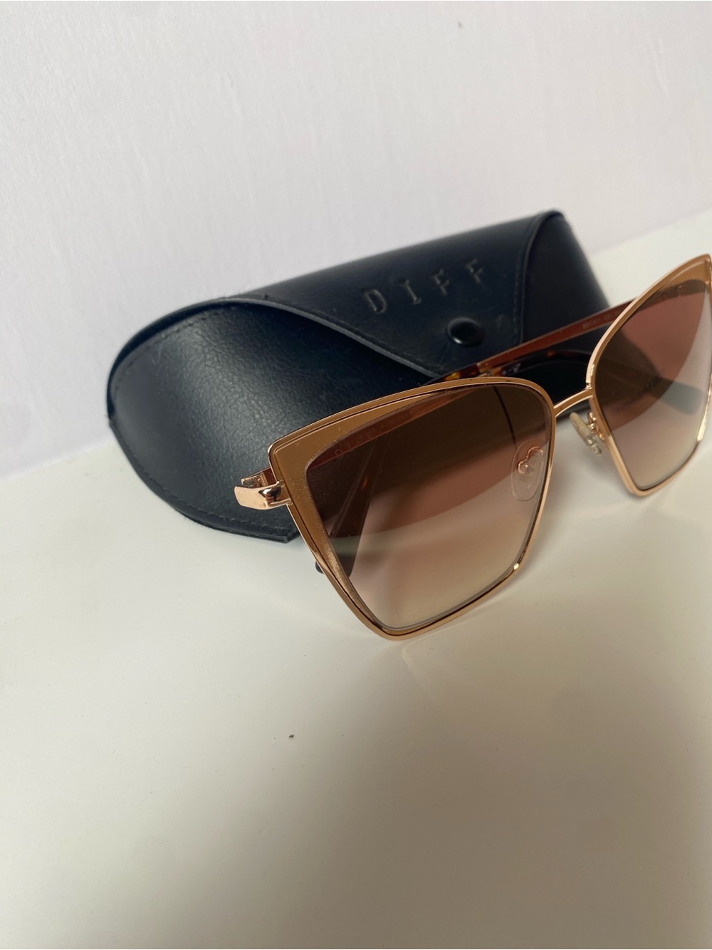 Diff Eyewear Brown Gradient Cat-Eye Sunglasses - Picture 2 of 6